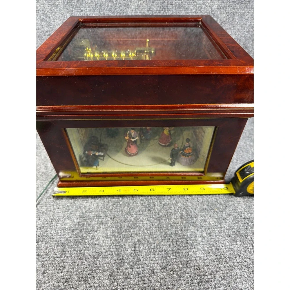 Mr. Christmas Animated Holiday Symphonium Wood Music Box Ballroom Dancers